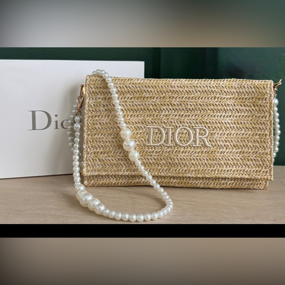 Dior GWP Raffia Clutch with Pearl chain & box - Picture 1 of 1